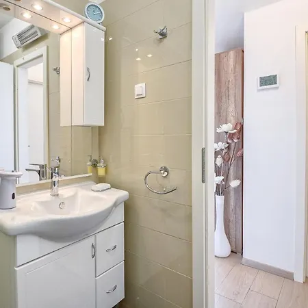 Apartman Bela ***** Pula