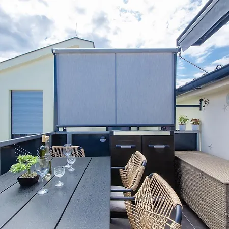 Bela ***** Apartman Pula